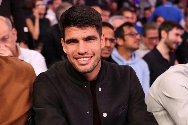 边后卫内收 边后卫内收